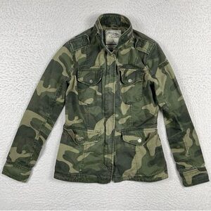 Camouflage Jacket Patch Detail - Green Camo